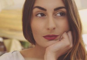 Πιασμένοι σε Δεντρόσπιτο Πιασμένοι σε Δεντρόσπιτο