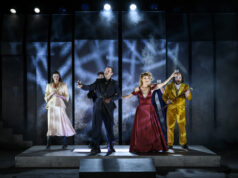 Άμλετ, Επίσημη πρεμιέρα περιοδείας στο κατάμεστο Θέατρο Βράχων