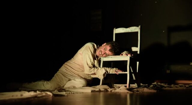 Κοιμωμένος Χαλεπάς... Ο σαλός άγιος