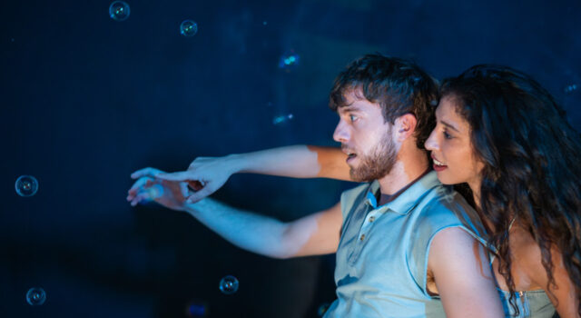 Πιρούνια σε ακριβά σπορτέξ