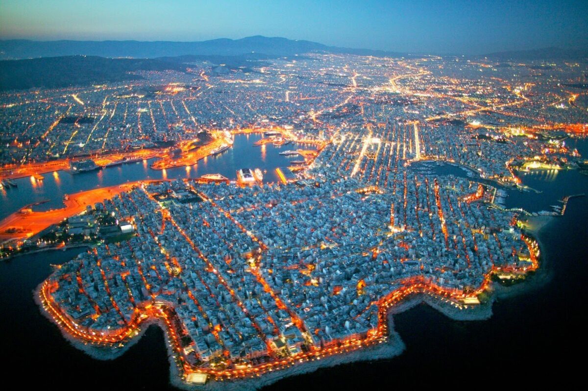 Για πρώτη φορά οι αλάνες του Πειραιά ζωντανεύουν ξανά