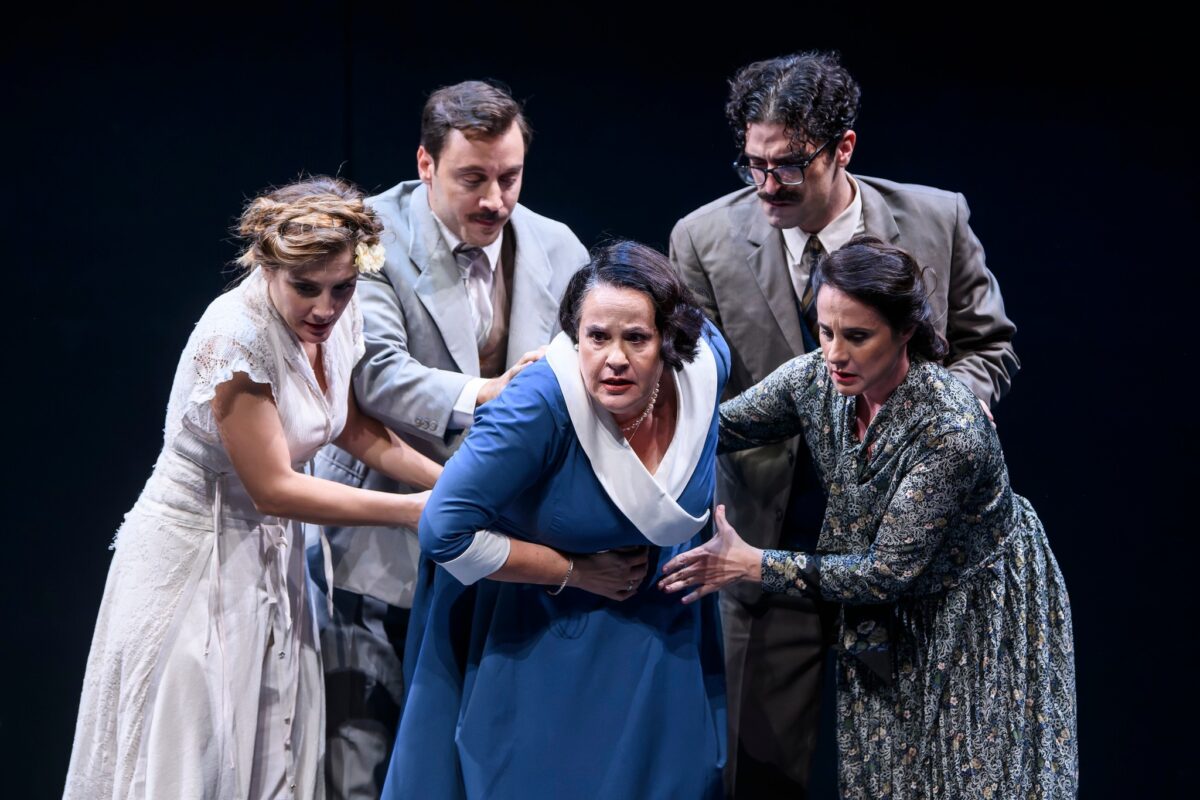 Το τρίτο στεφάνι