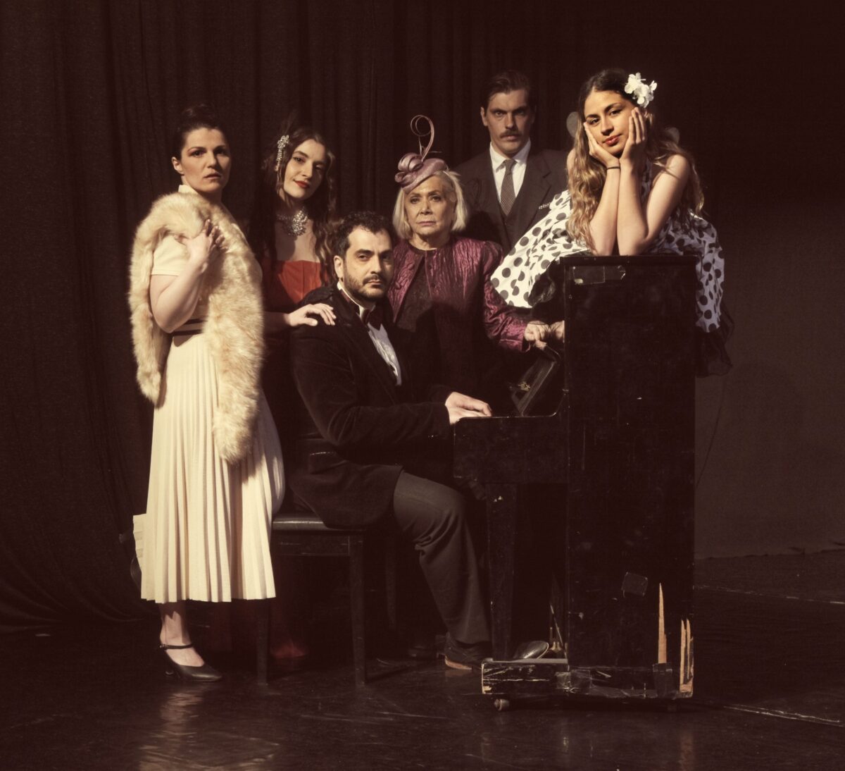 Αττίκ, Μια Ζωή Χειροκροτήματα