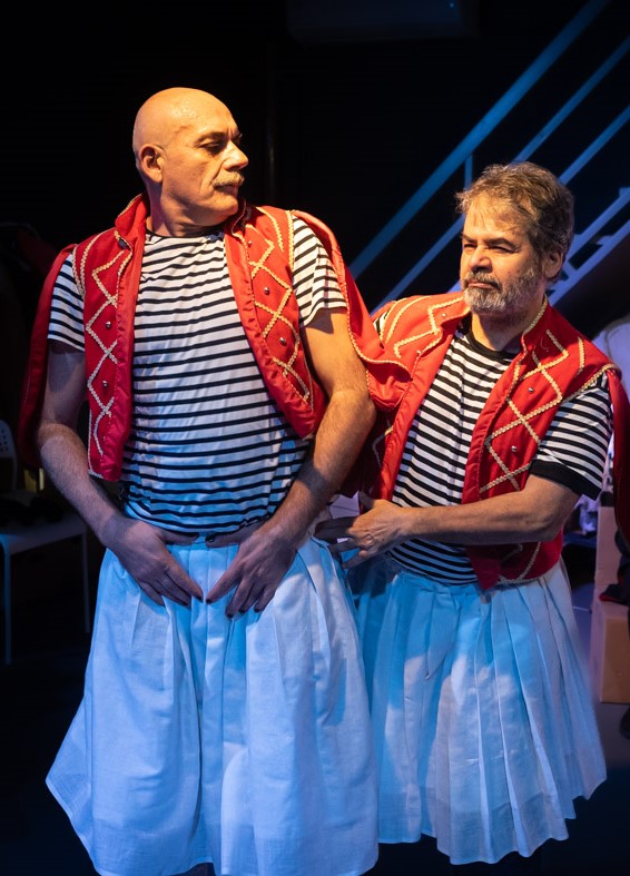 Πώς να προσποιείστε ότι θα έρθουν καλύτερες μέρες: Στον Βυσσινόκηπο του Τσέχωφ