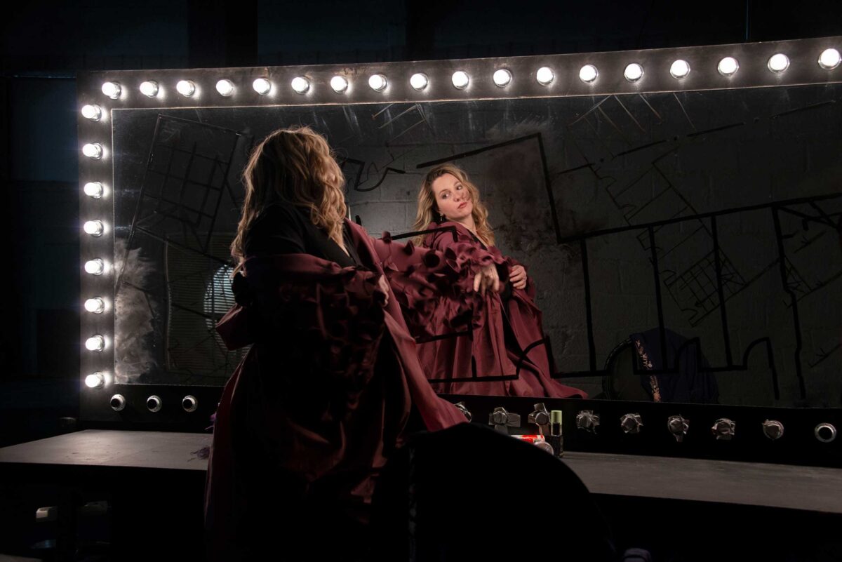 Μπουμπουλίνας 18