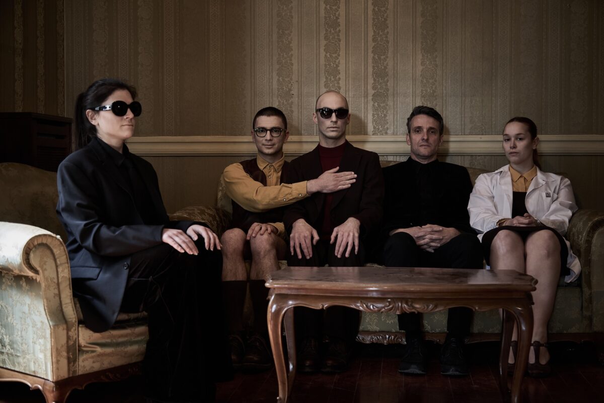 Ο Παρείσακτος