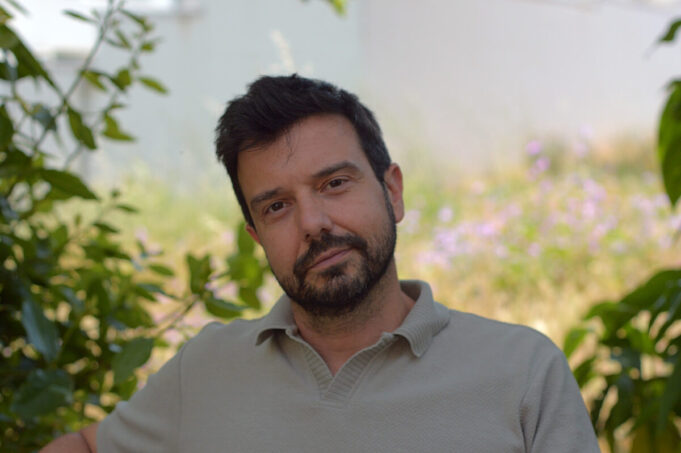 Συνέντευξη με τον σκηνοθέτη Ευάγγελο Λάλο με αφορμή την παράσταση "ΠΟΥΣΤΑΡΑ"